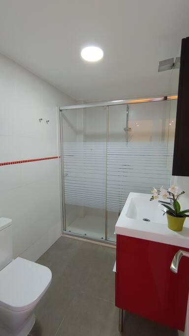 Precioso Apartamento Frente A La Playa Torre Del Mar Bagian luar foto