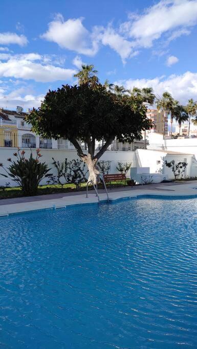 Precioso Apartamento Frente A La Playa Torre Del Mar Bagian luar foto