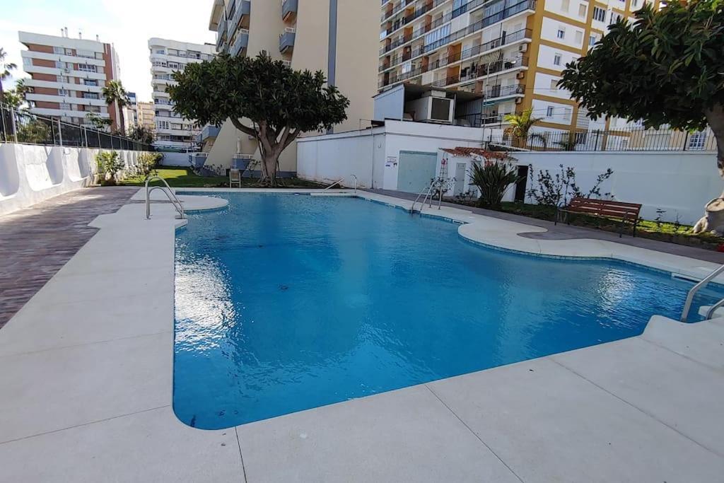 Precioso Apartamento Frente A La Playa Torre Del Mar Bagian luar foto